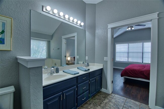 Building Photo - 2924 Canyon Oaks Ct