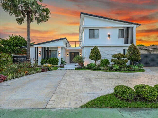 Building Photo - 8761 SW 56th St