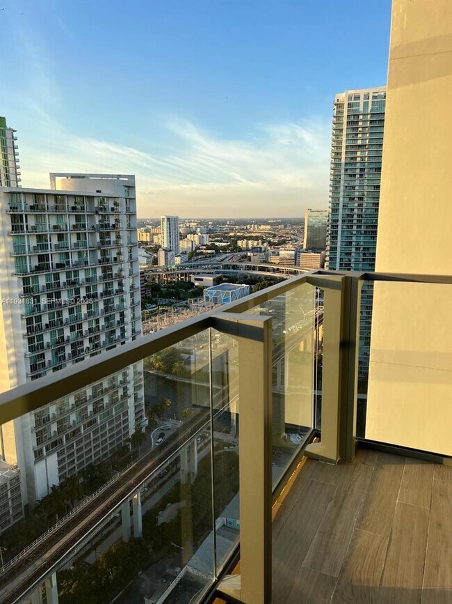 Building Photo - 88 SW 7th St