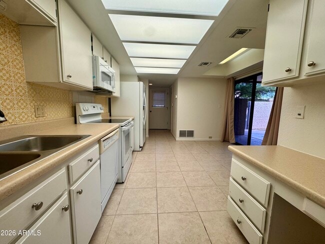 Building Photo - 4525 N 66th St