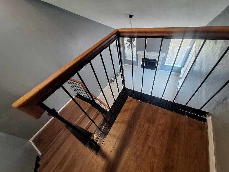 Building Photo - 2123 Chatham Square Ct