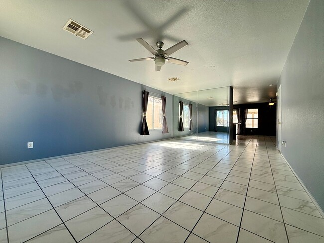 Building Photo - Northwest/Centennial Hills - 3BD SINGLE STORY HOME, GRANITE COUNTER TOPS, STAINLESS STEEL APPLIAN...