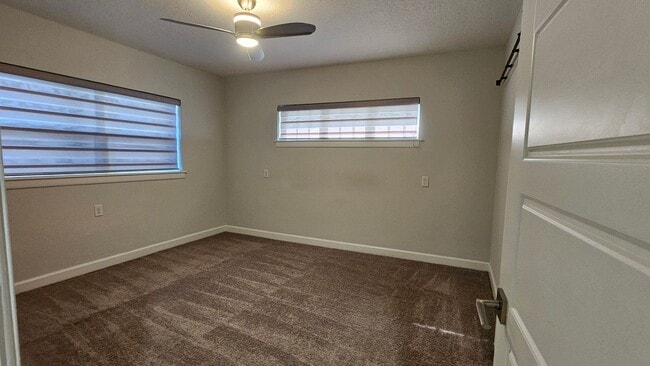 Building Photo - Charming SODO home with a fenced in backya...