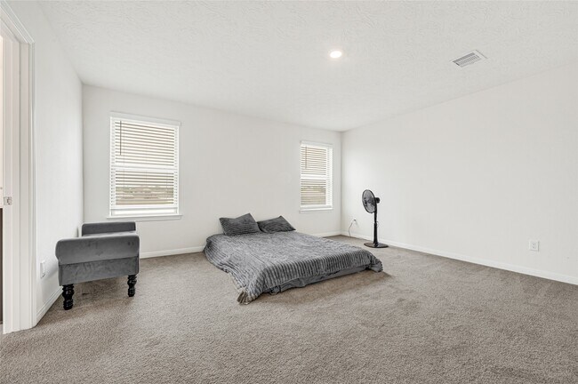 Building Photo - 5510 Blackbird Ln
