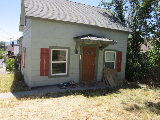 Building Photo - 438 High St