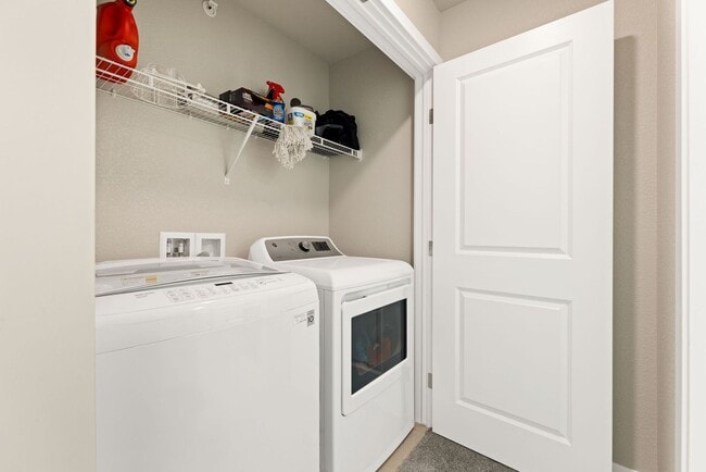 Building Photo - 2 Bed 3.5 Bath Townhome in Fort Collins!