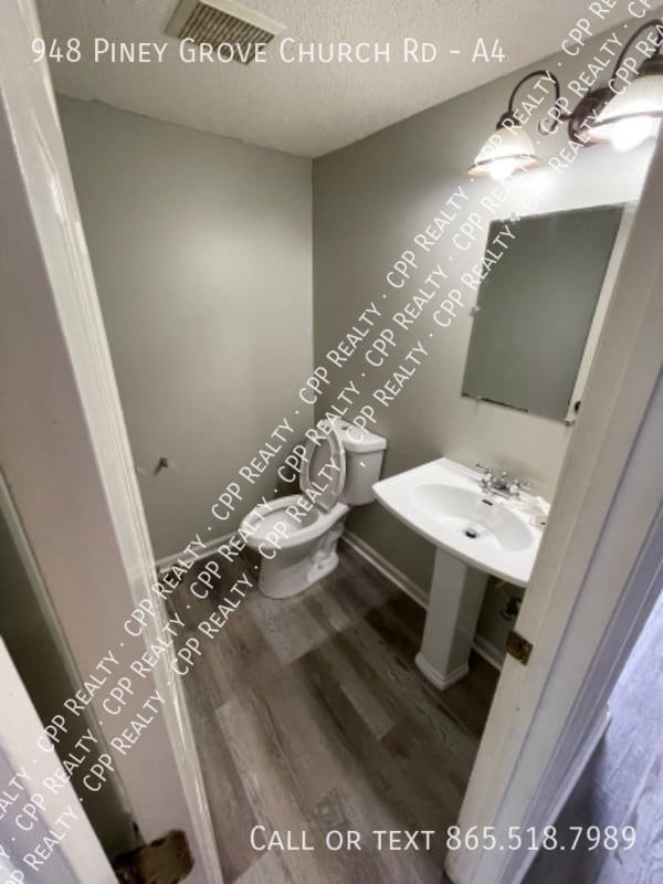 Building Photo - 948 Piney Grove Church Rd