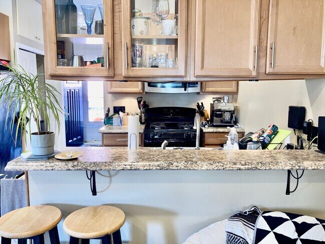 Building Photo - 1627 W Porter St