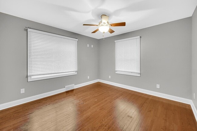 Building Photo - 303 N Harvey St