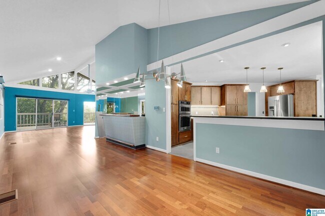 Building Photo - 373 Laredo Dr