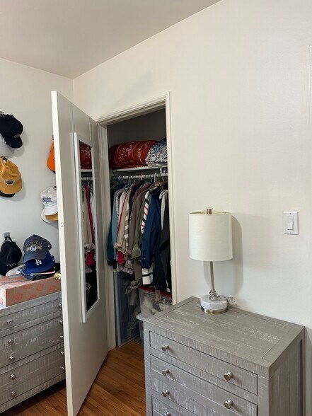 Bdrm 2 - 1408 18th St