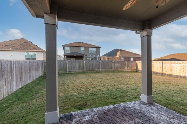 Building Photo - Beautiful 4BR / 2.5BA Home – Walk-In Closet, Covered Deck & Laundry Room