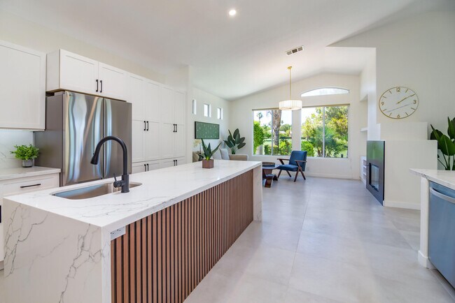Building Photo - 67568 S Laguna Dr