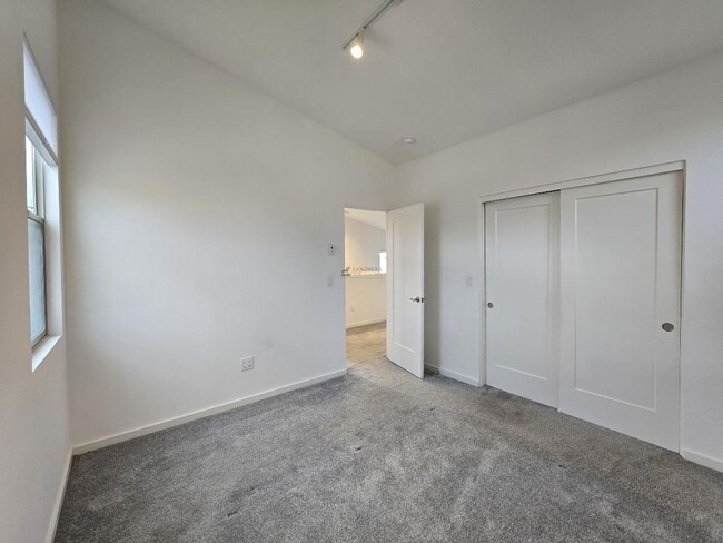 Building Photo - 2180 W Alameda St