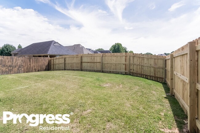 Building Photo - 9849 White Poplar Dr