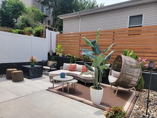 Building Photo - 201 Lincoln St