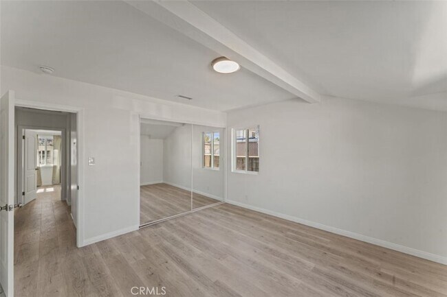 Building Photo - 14722 Strathern St