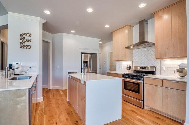 Building Photo - Amazing- Transitional Style Home with Custom Finishes w/ Community Pool- Gated- Edmond Schools