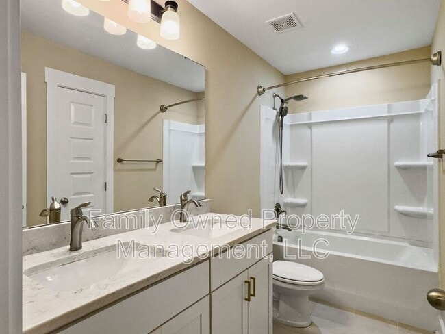 Building Photo - 7785 Park Gate Dr