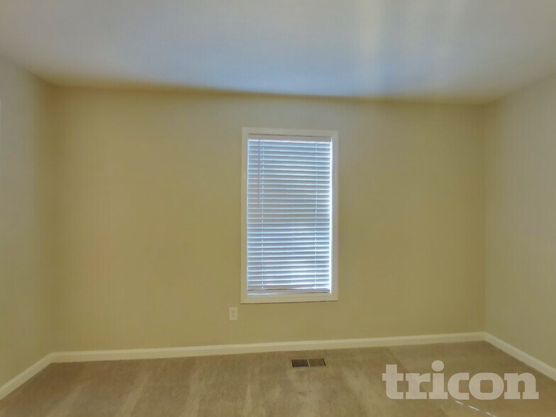 Building Photo - 204 Campbell Dr