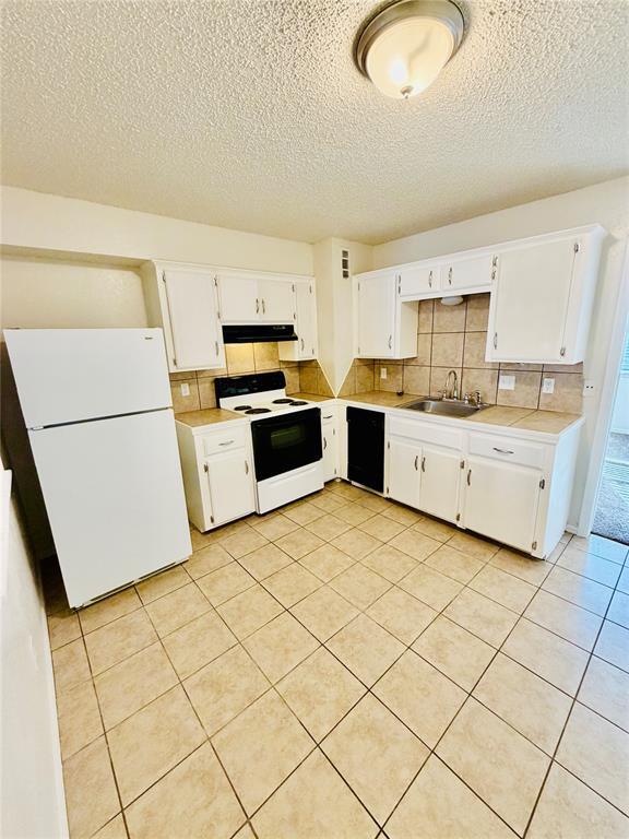 Building Photo - 1901 E Lindsey St