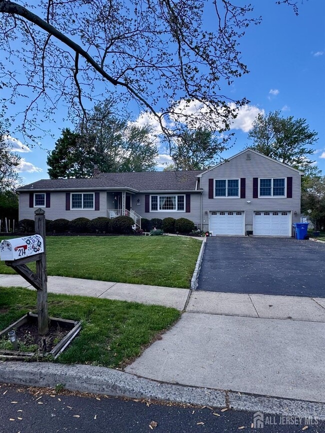 Building Photo - 214 Rivercrest Dr