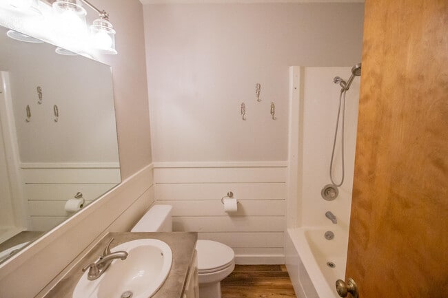 Building Photo - 4814 10th St