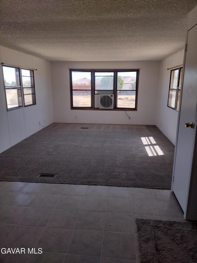 Building Photo - 9066 60