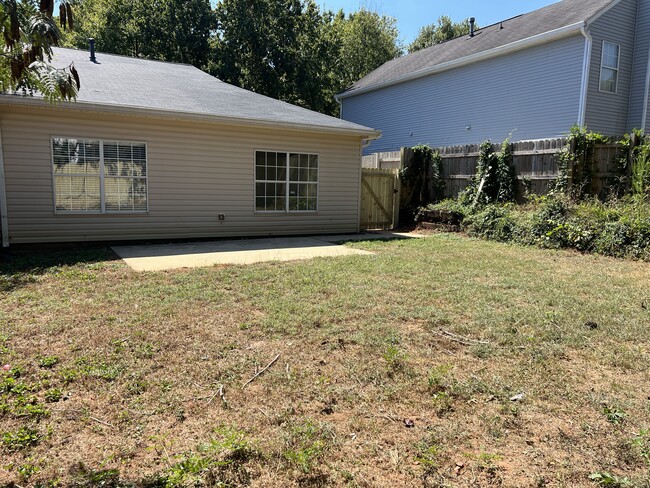 Building Photo - 3694 Sapphire Ct