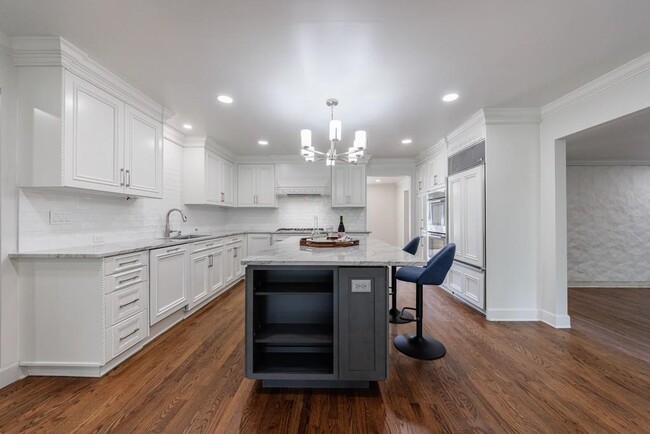 Building Photo - 459 Atlanta Country Club Dr