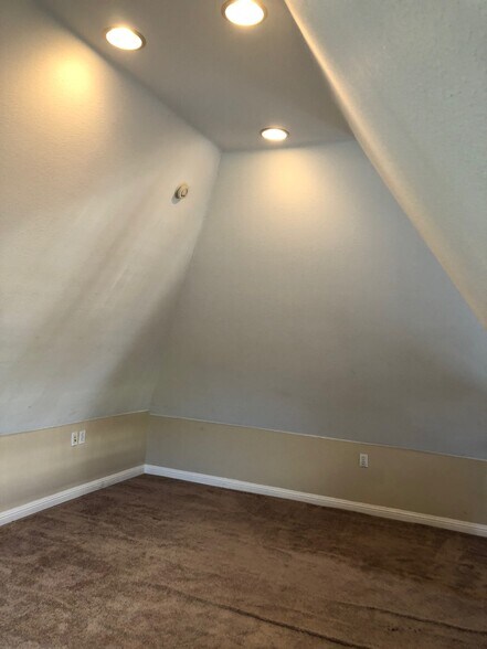 Bedroom - 504 D St