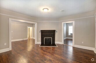 Building Photo - Large Downtown 3BR/2BR House Walking Dista...