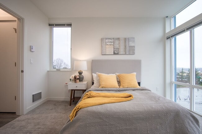 Building Photo - Stunning 3-Bed, 3.5-Bath Townhouse at Yesler Terrace – Private Rooftop Views!