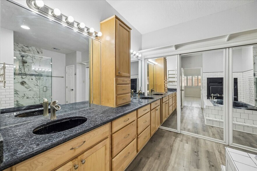 Building Photo - 14638 S Hearthstone Green Dr