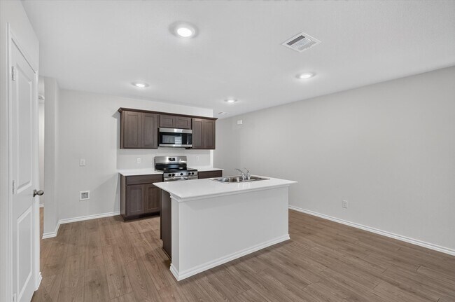 Building Photo - 1153 Northfield Dr