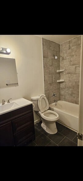 Building Photo - 18043 Golden Spring Ct