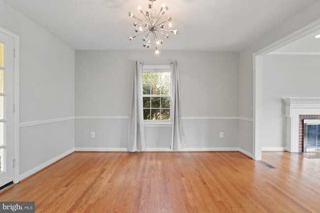 Building Photo - 6139 Tompkins Dr