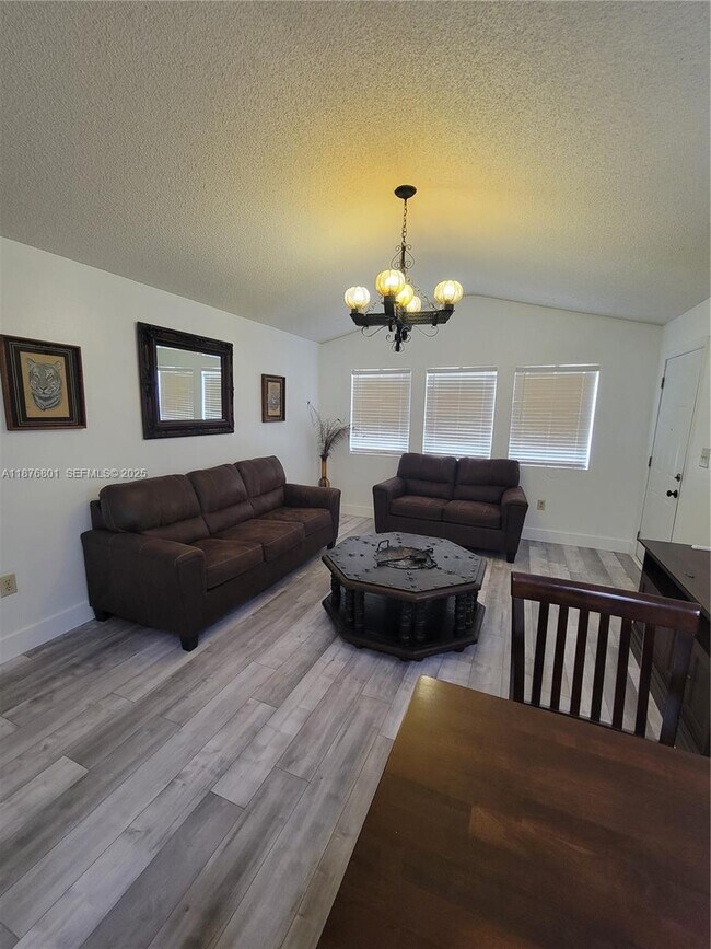 Building Photo - 10440 SW 156th Ct