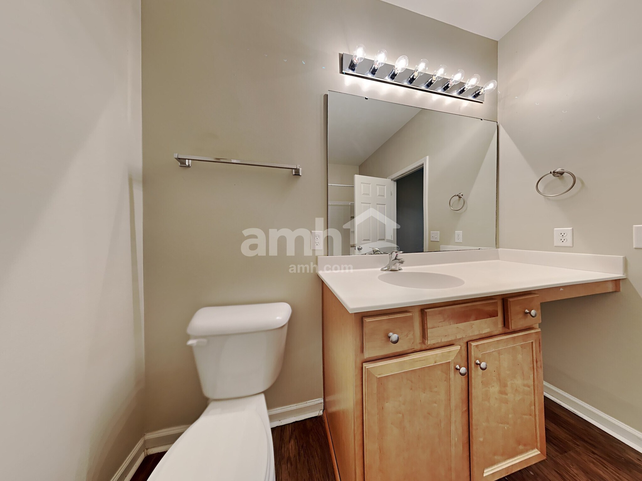 Building Photo - 504 Greywood Ln