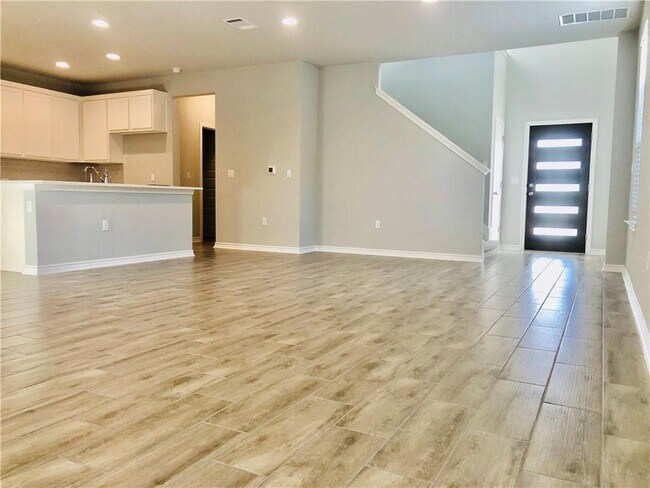 Building Photo - 1323 Ambler Dr