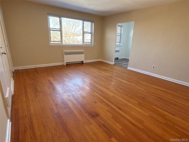 Building Photo - 25 Dolphin Green