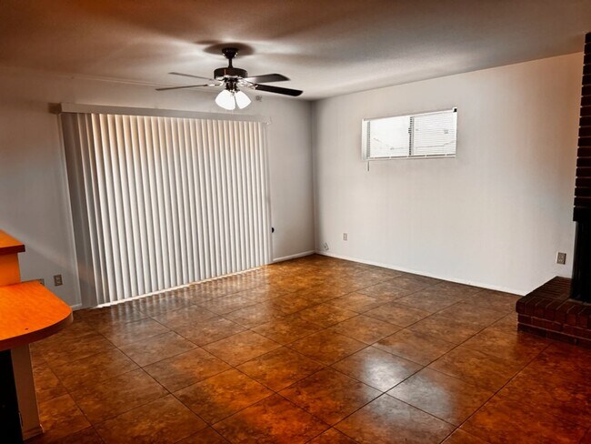 Building Photo - 4 bedroom in Tempe