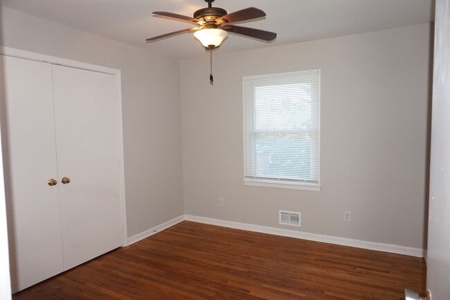 Building Photo - Spacious 5 bed 3 bath home located in Marietta