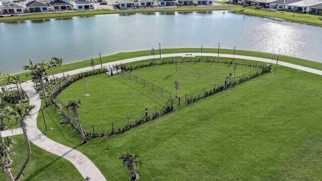 Building Photo - 4823 St Armands Way