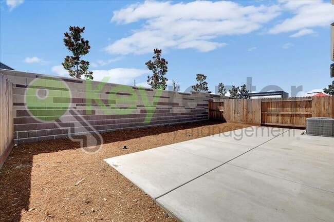 Building Photo - 2129 Shady Tree Cir