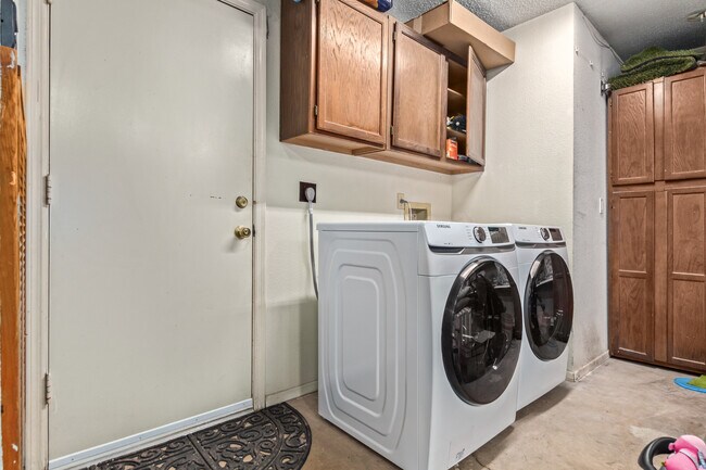 Building Photo - 2326 W Lompoc Cir