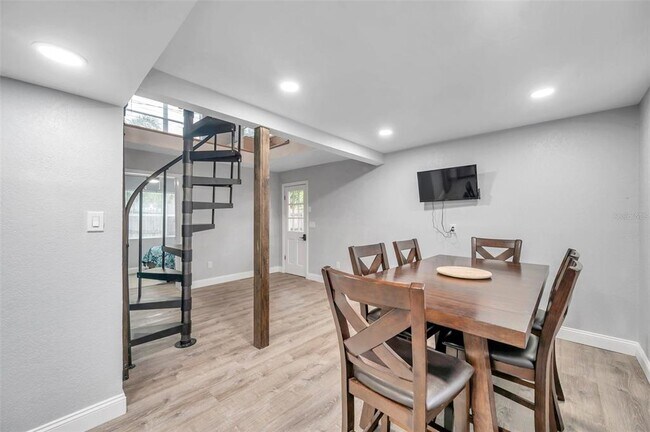 Building Photo - 3720 3rd Ave N