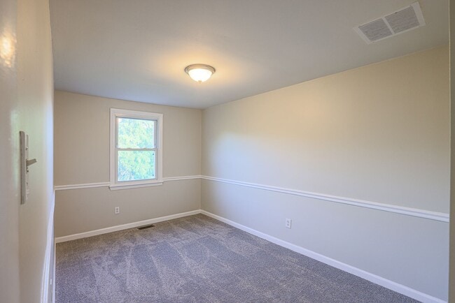 Building Photo - 8507 Gradien Dr