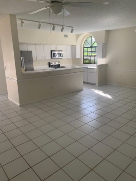 Building Photo - 8073 Aberdeen Dr