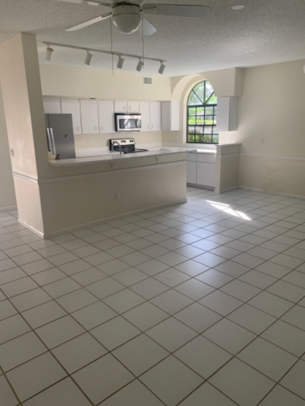 Building Photo - 8073 Aberdeen Dr
